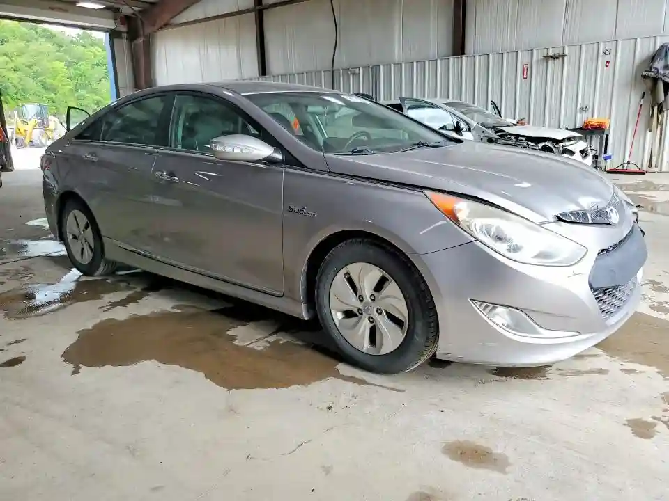 KMHEC4A46DA078994 2013 HYUNDAI SONATA-3