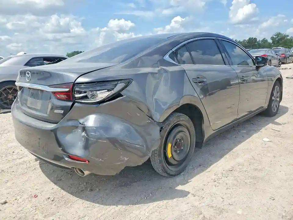 JM1GL1U59J1333830 2018 MAZDA 6-2