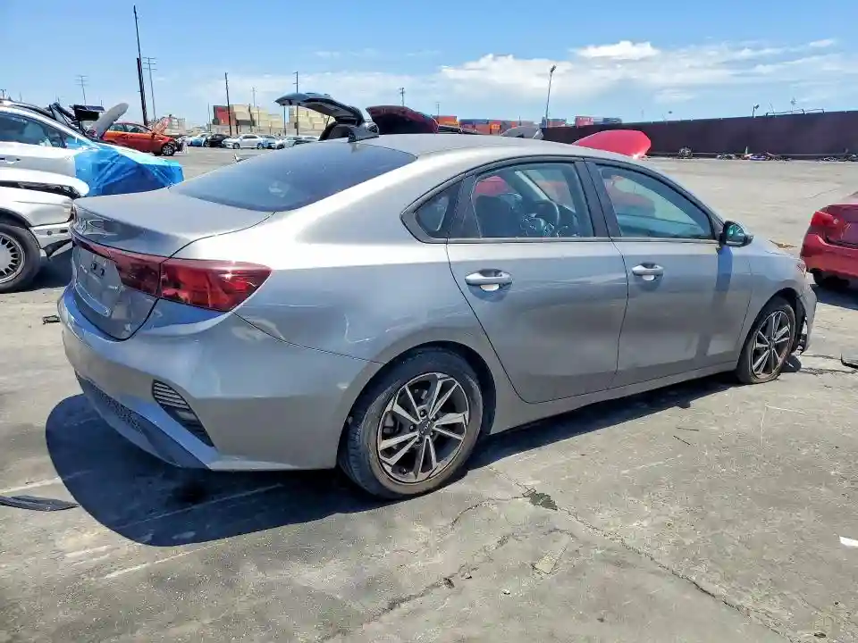 3KPF24AD6NE434497 2022 KIA FORTE LXS-2
