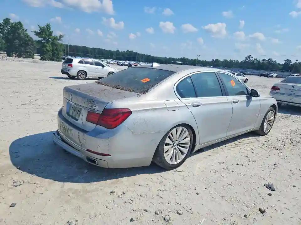 WBAYA6C57DD143842 2013 BMW 7 SERIES-2