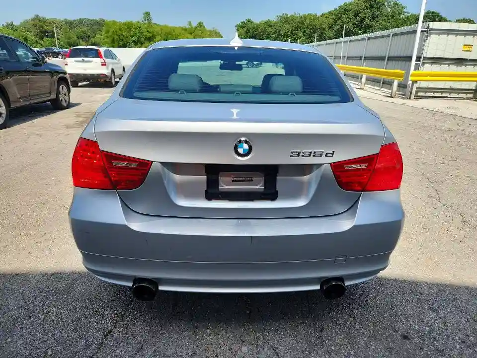 WBAPN7C51BA779953 2011 BMW 3 SERIES-5