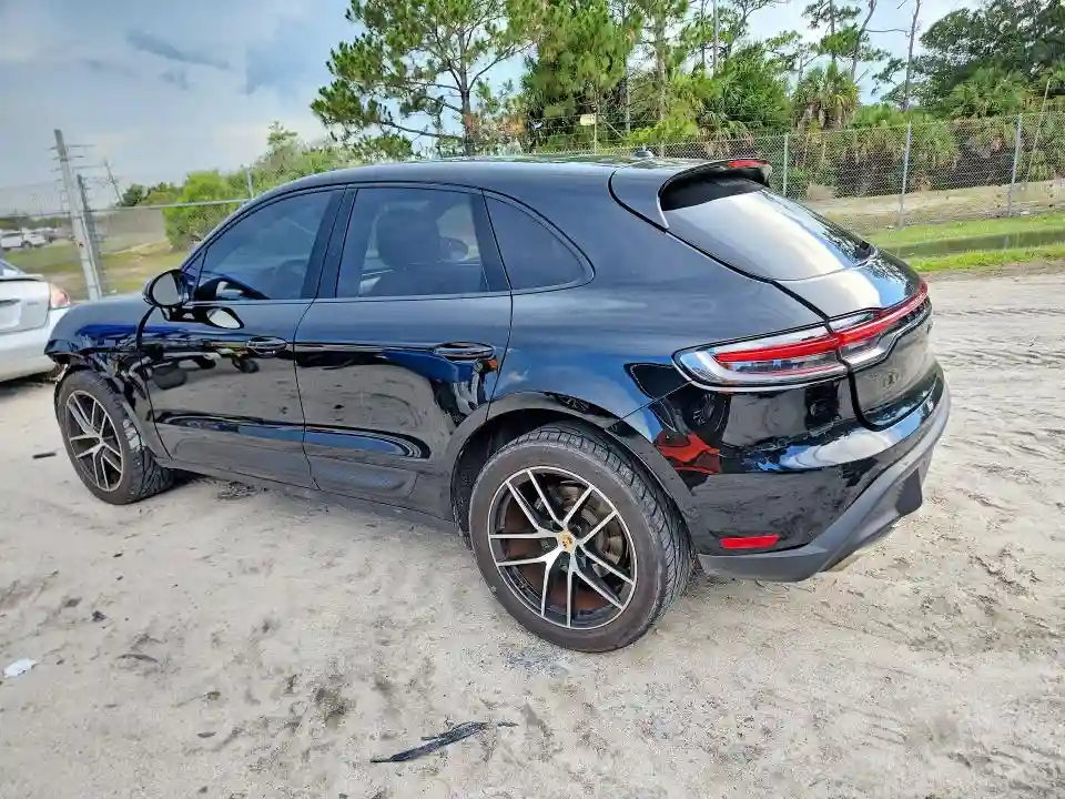 WP1AA2A53NLB03263 2022 PORSCHE MACAN-1