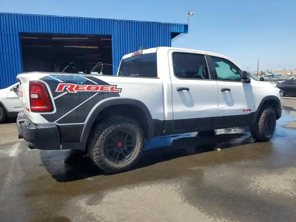 1C6SRFLP7SN570486 2025 RAM 1500-2