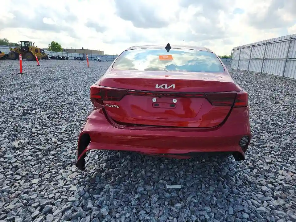 3KPF24AD3RE767813 2024 KIA FORTE LXS-5
