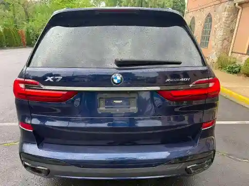 5UXCW2C04N9M02866 2022 BMW X7-5