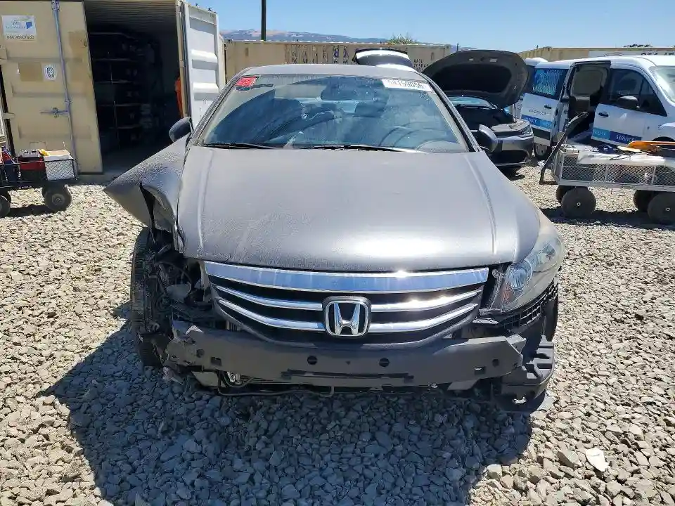 1HGCP2F31BA130776 2011 HONDA ACCORD-4