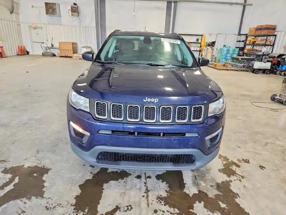 3C4NJCAB9JT136930 2018 JEEP COMPASS-4