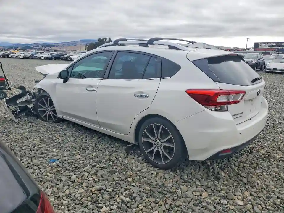 4S3GTAU65H3753107 2017 SUBARU IMPREZA-1