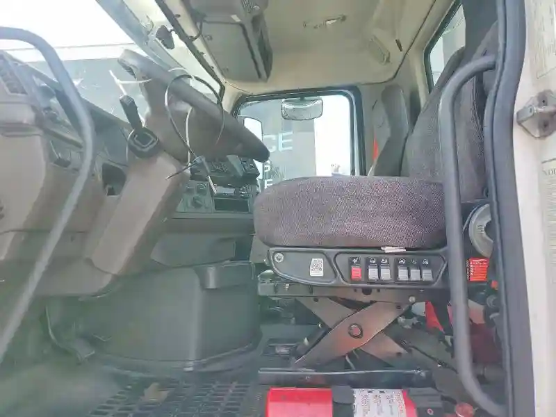 4V4N39TG5HN988048 2017 VOLVO VN-4