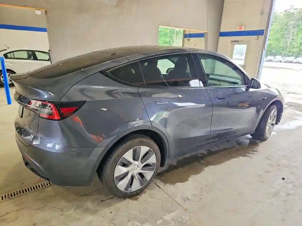 7SAYGDEE9NA005510 2022 TESLA MODEL Y-2