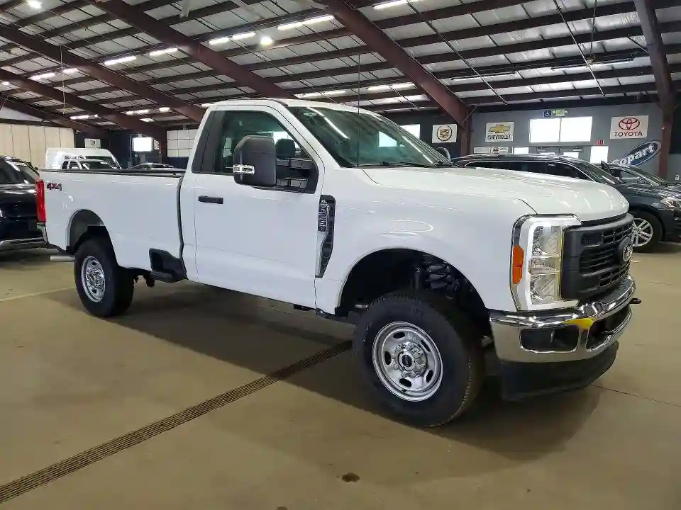 1FTBF2BA4PEE00455 2023 FORD F250-3
