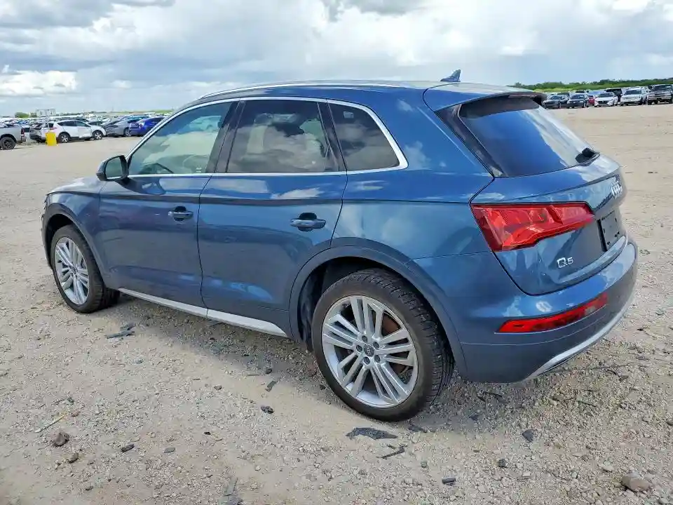 WA1BNAFY6J2070146 2018 AUDI Q5-1