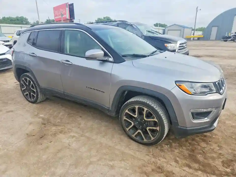 3C4NJDCBXJT153464 2018 JEEP COMPASS-3