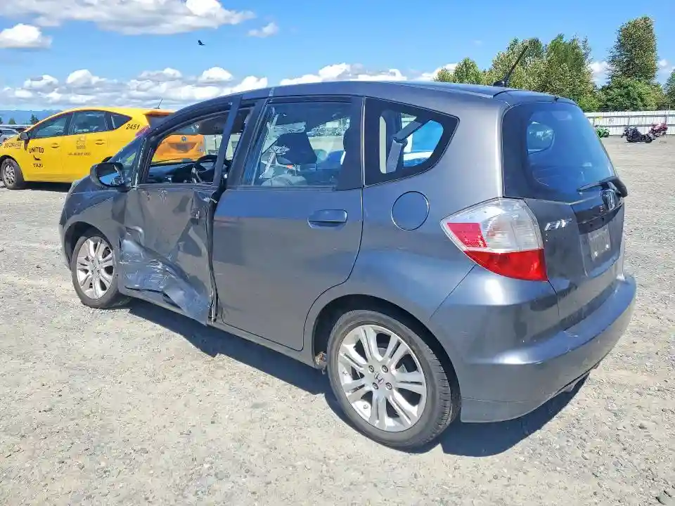 JHMGE8G38DC067365 2013 HONDA FIT-1