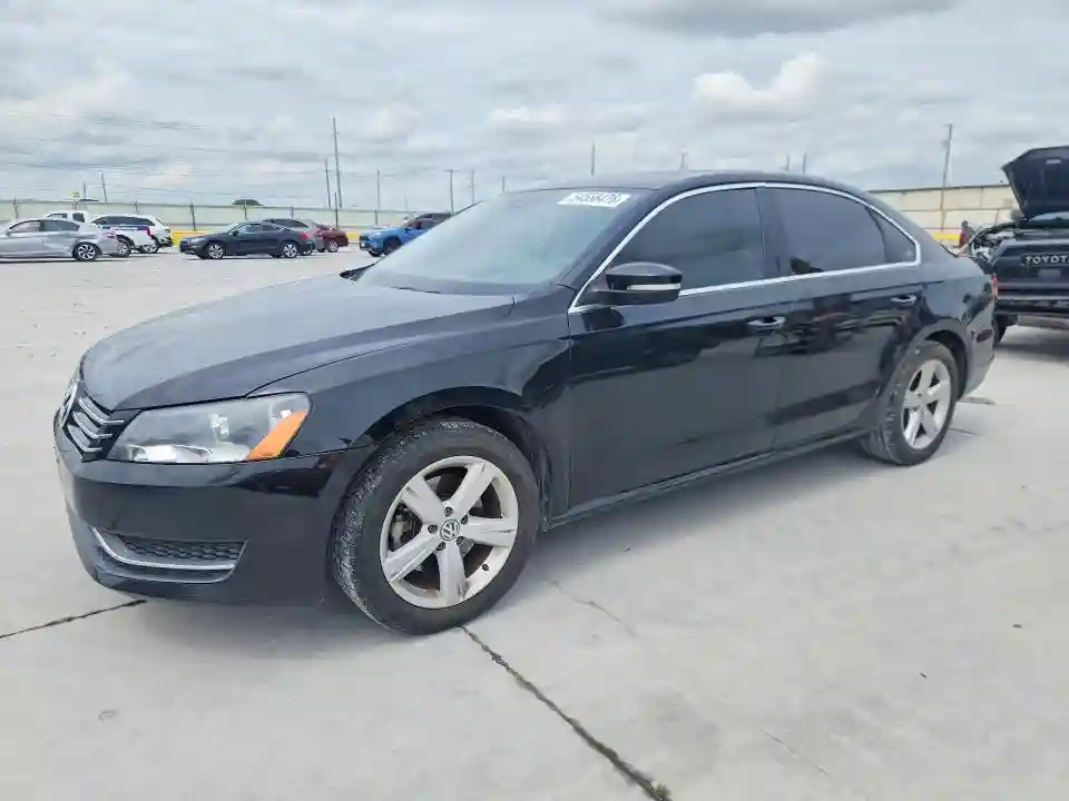 1VWBH7A32DC132679 2013 VOLKSWAGEN PASSAT-0