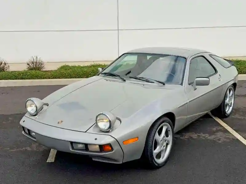 WP0JA092XCS820309 1982 PORSCHE 928-1