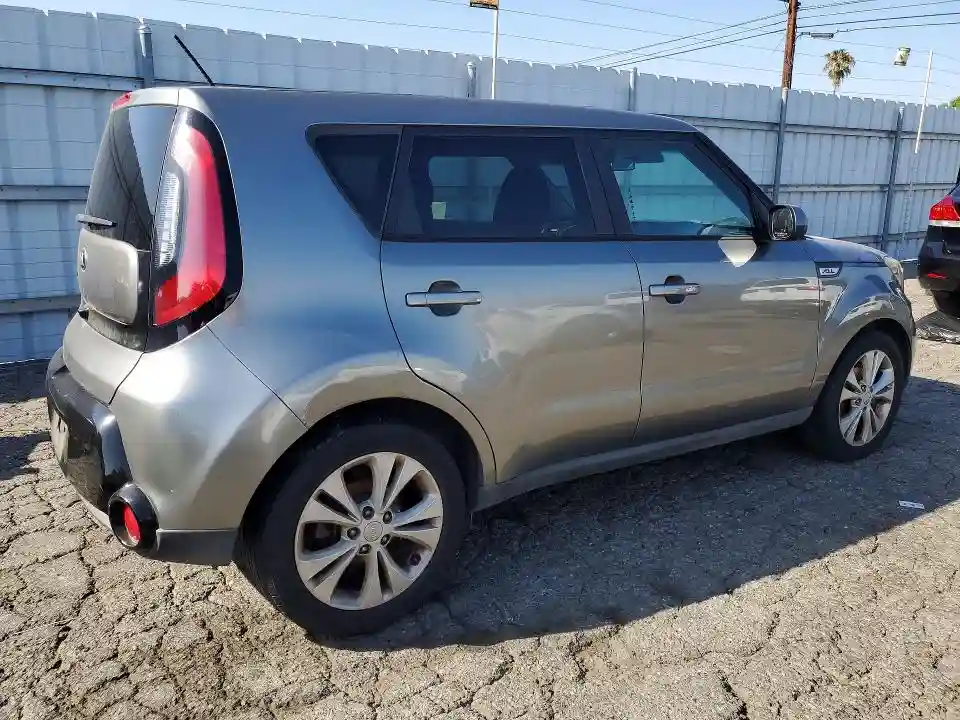 KNDJP3A55G7239220 2016 KIA SOUL-2