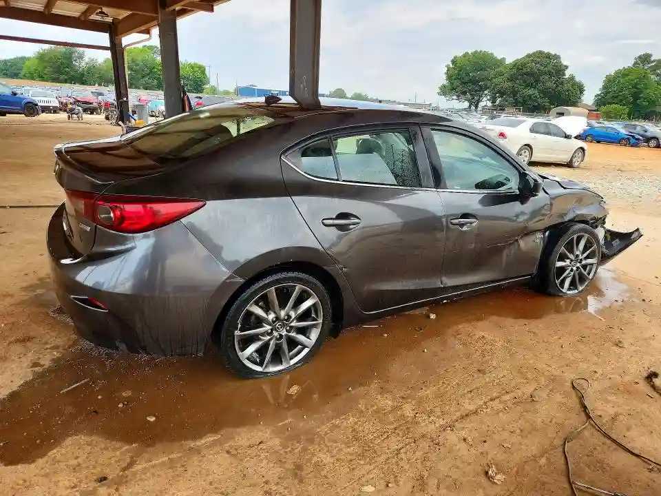 3MZBN1V33JM240013 2018 MAZDA 3-2