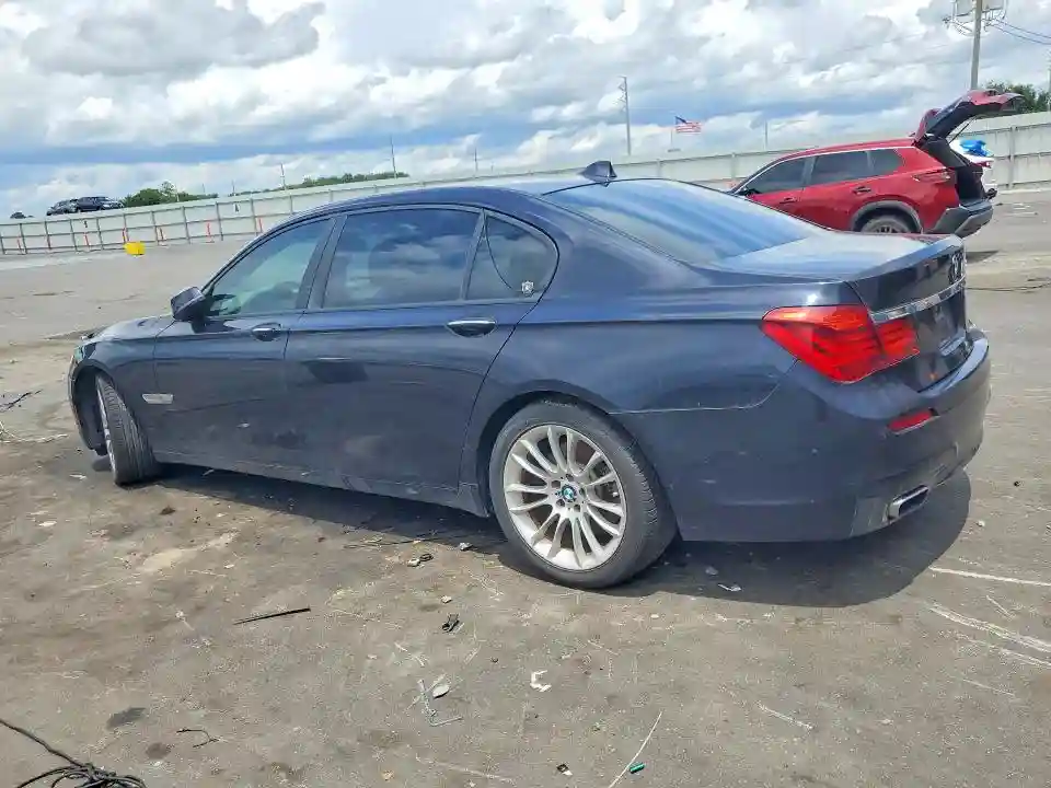 WBAYE4C57ED137940 2014 BMW 7 SERIES-1