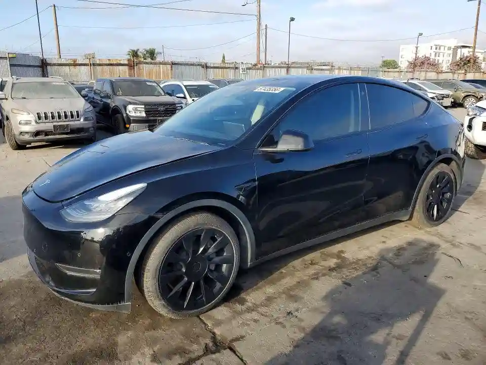 5YJYGAEE9MF137910 2021 TESLA MODEL Y-0