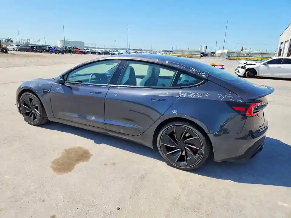 5YJ3E1ET5SF983365 2025 TESLA MODEL 3-1