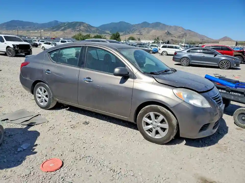 3N1CN7AP8EL843136 2014 NISSAN VERSA-3