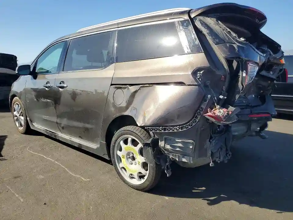 KNDME5C15H6343979 2017 KIA SEDONA-1