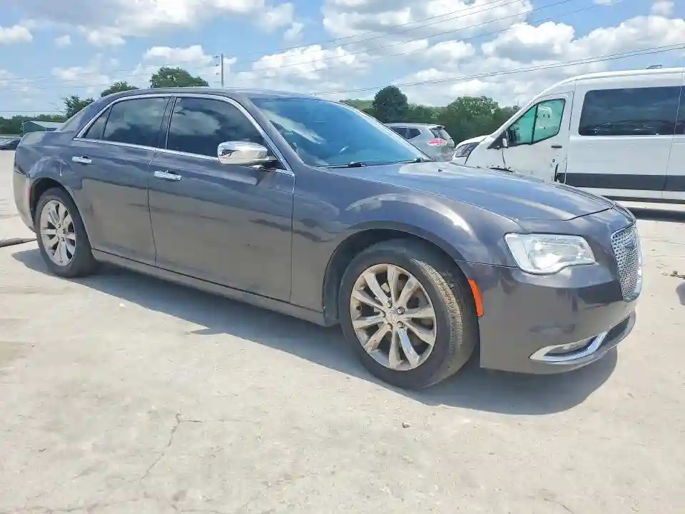 2C3CCAKG8JH250592 2018 CHRYSLER 300-3