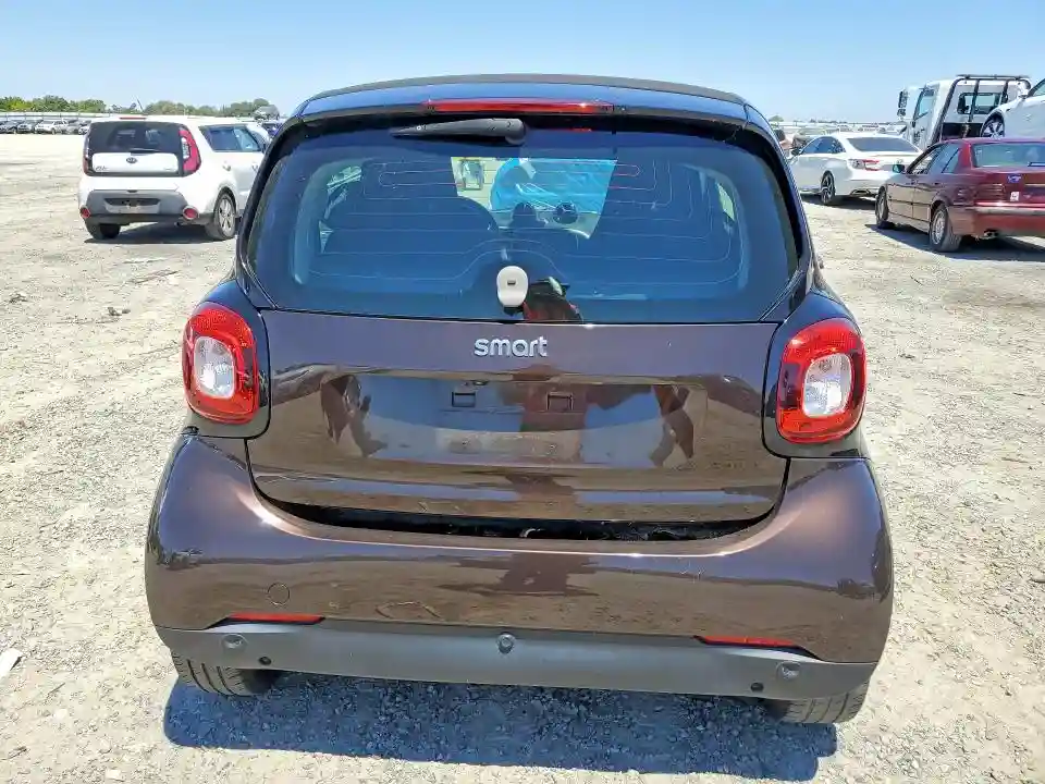 WMEFJ9BA2JK308828 2018 SMART FORTWO-5