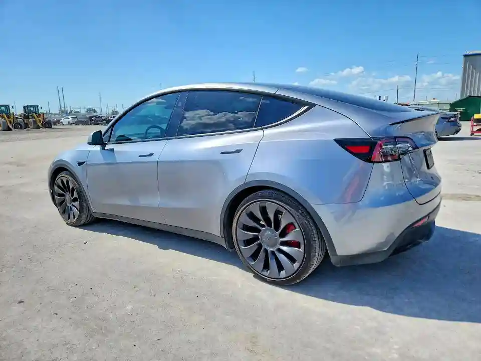 7SAYGDEF4RA292754 2024 TESLA MODEL Y-1