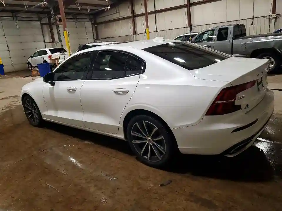 7JR102TZXMG112880 2021 VOLVO S60-1