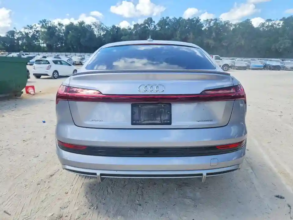 WA12AAGE8NB028552 2022 AUDI E-TRON-5