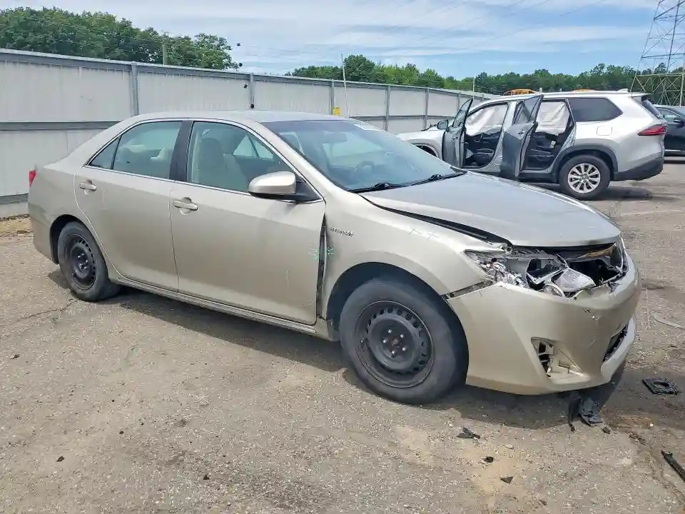 4T1BD1FK7EU099245 2014 TOYOTA CAMRY SOLA-3