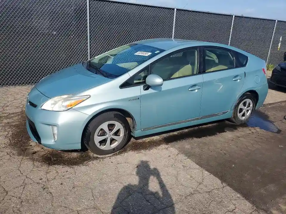 JTDKN3DU3D5644075 2013 TOYOTA PRIUS THRE-0