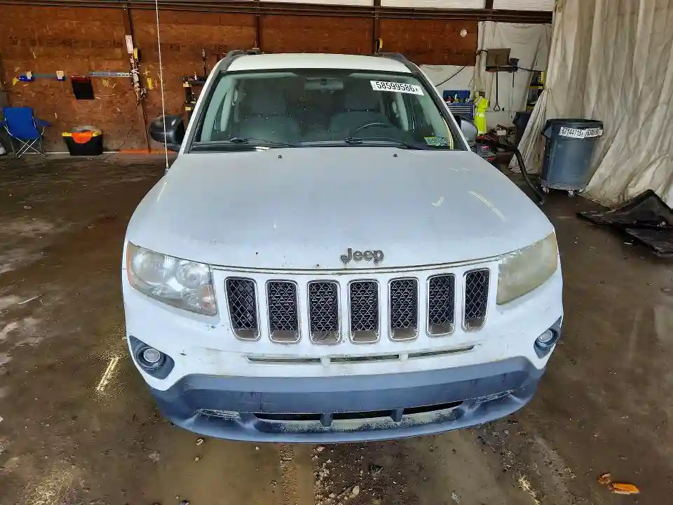 1J4NF1FB7BD180229 2011 JEEP COMPASS-4