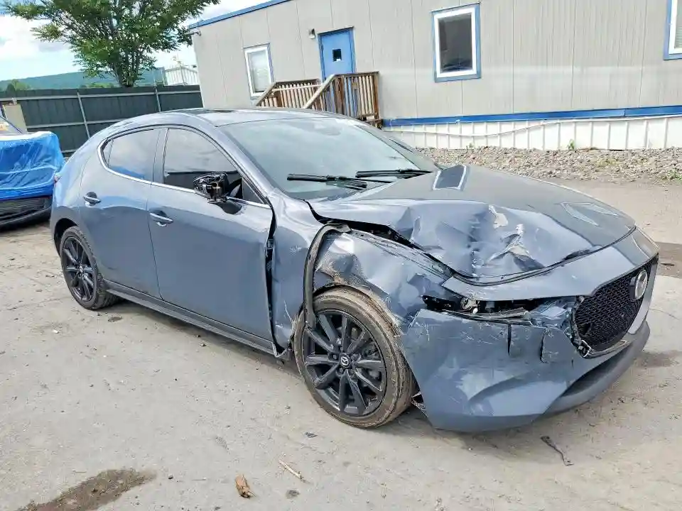 JM1BPBLM8S1780471 2025 MAZDA 3-3
