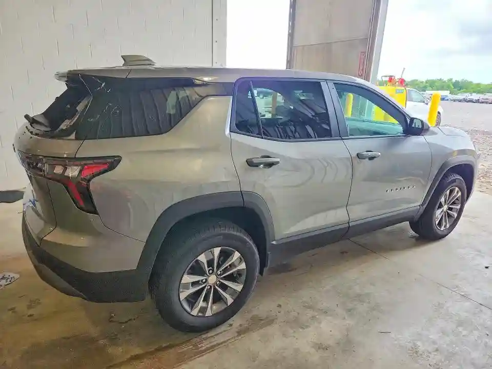 3GNAXPEG6TL323885 2026 CHEVROLET EQUINOX-2