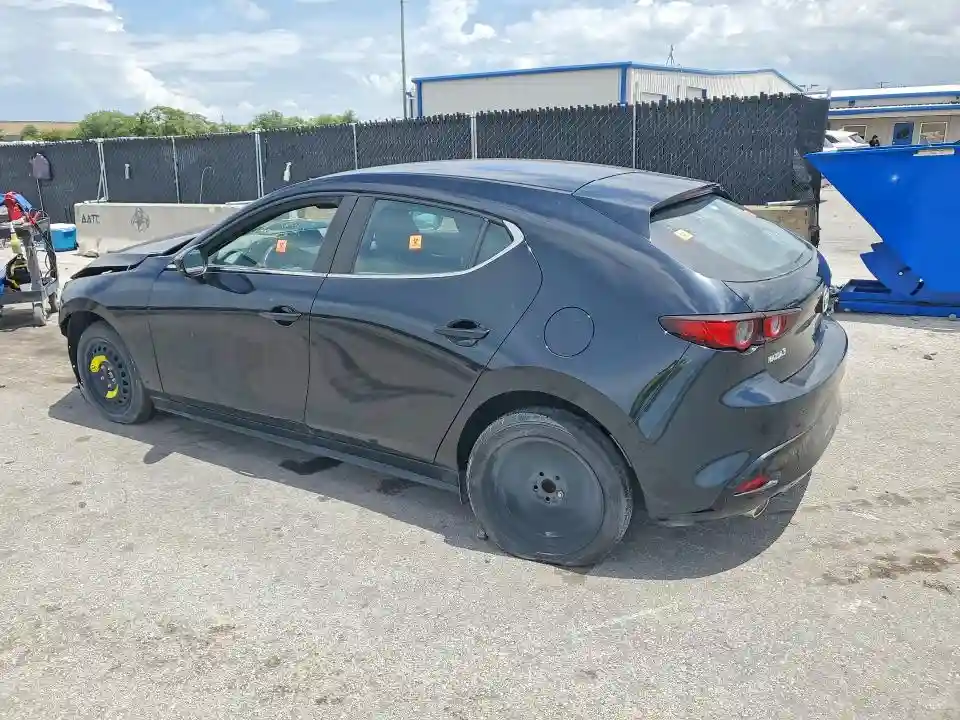 JM1BPAKL2M1336962 2021 MAZDA 3-1