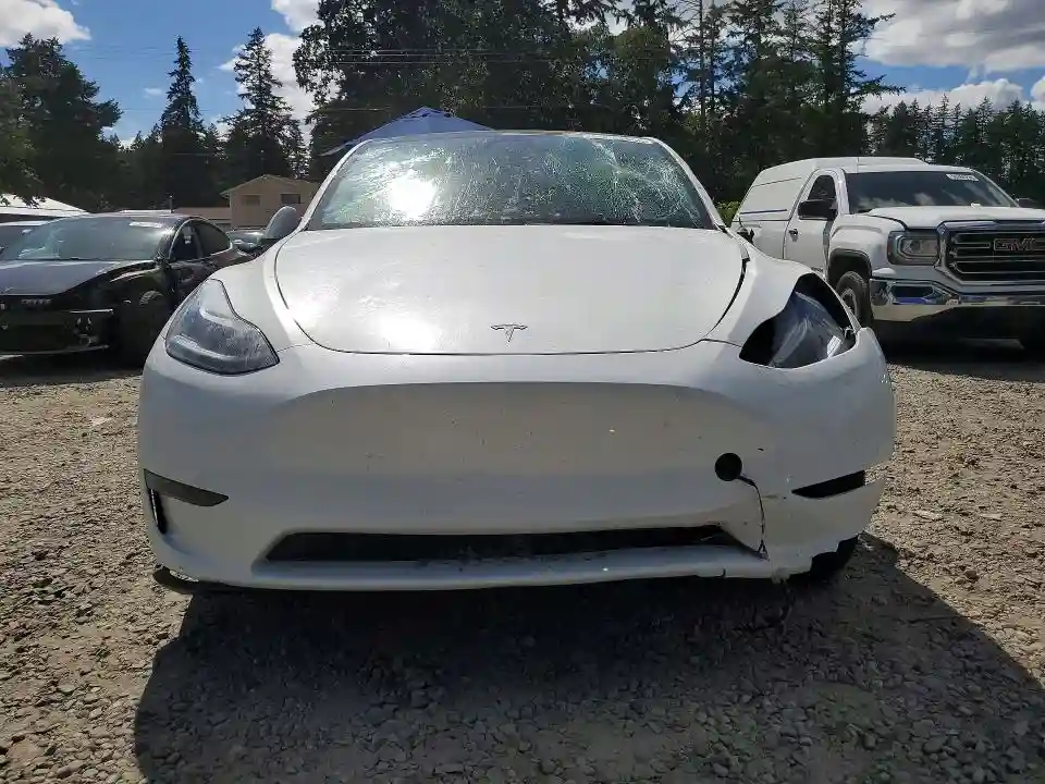 7SAYGAEE7SF302773 2025 TESLA MODEL Y-4