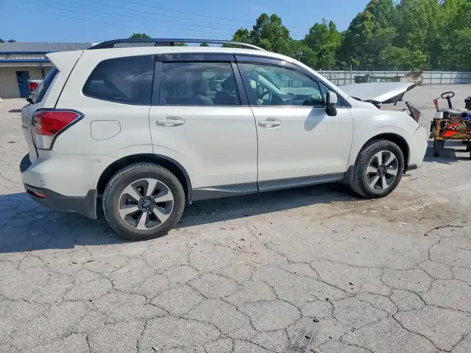 JF2SJAGC2JH582053 2018 SUBARU FORESTER-2