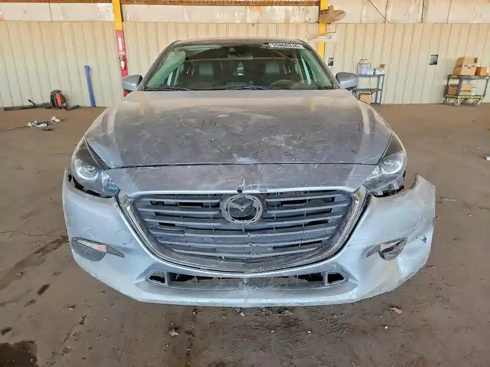 3MZBN1V30JM217577 2018 MAZDA 3-4