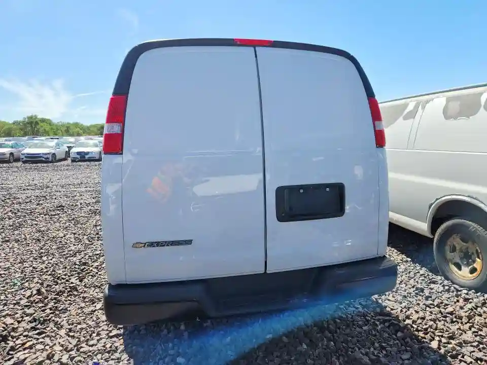 1GCWGAFP6S1255992 2025 CHEVROLET EXPRESS-5