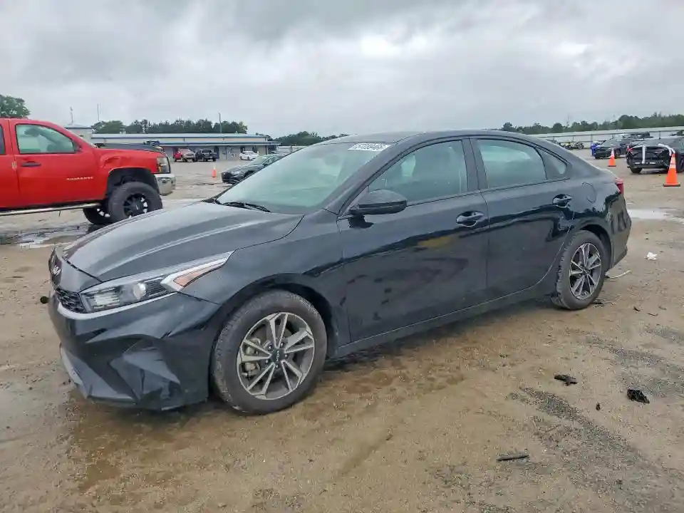 3KPF24AD8RE805682 2024 KIA FORTE LXS-0
