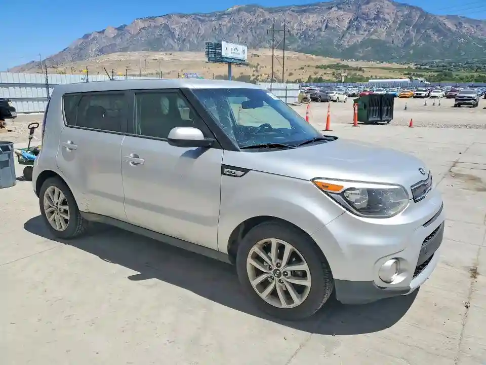 KNDJP3A56J7536746 2018 KIA SOUL-3