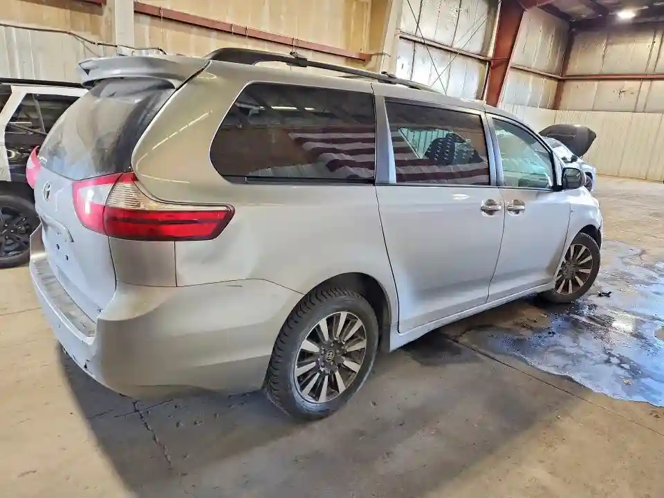5TDDZ3DC2JS201880 2018 TOYOTA SIENNA-2