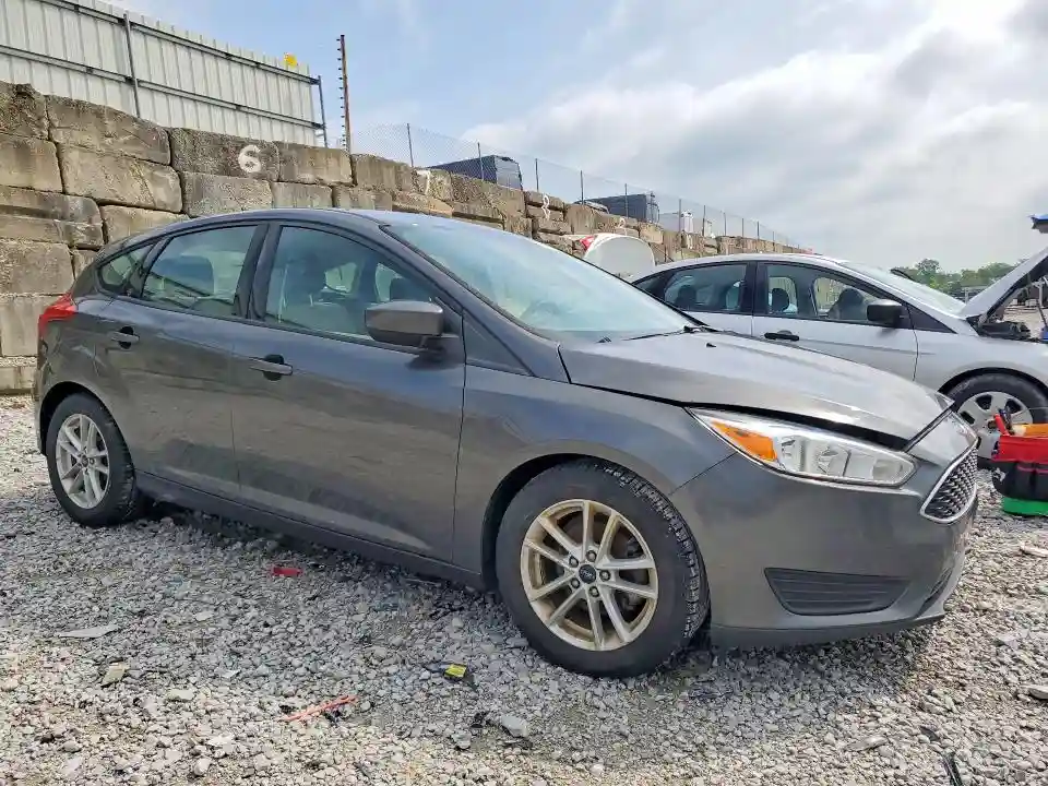 1FADP3K27JL252279 2018 FORD FOCUS-3