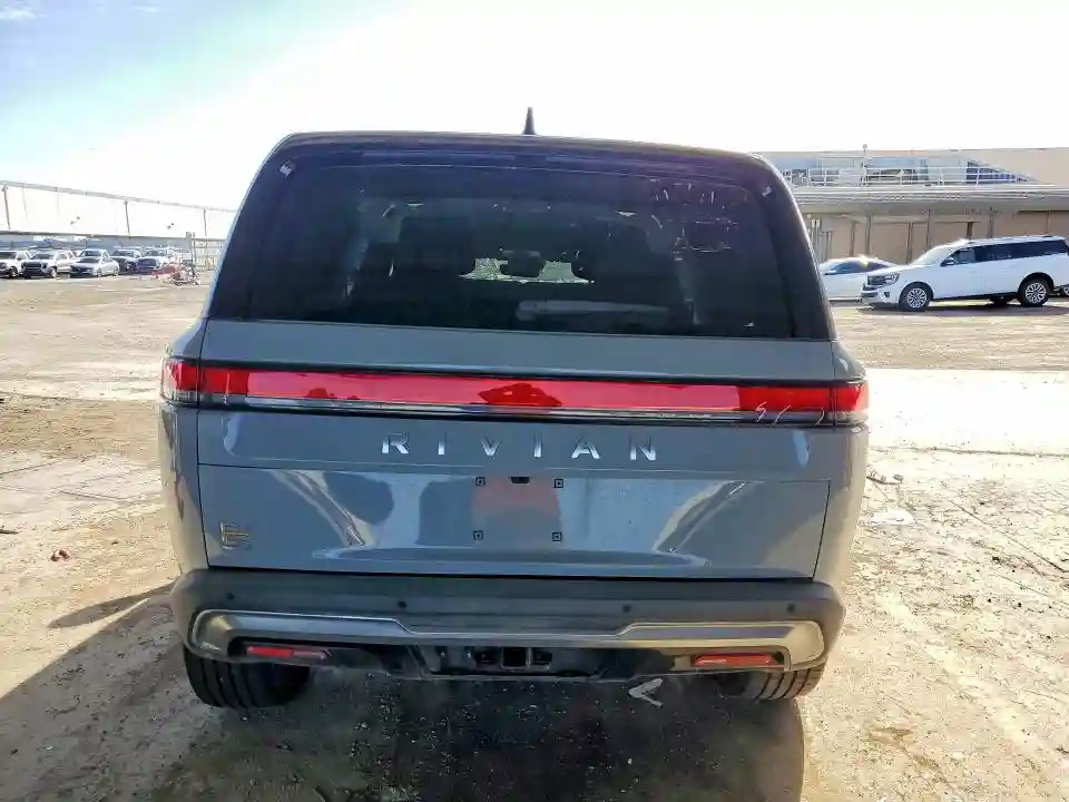 7PDSGABA2PN004010 2023 RIVIAN RIS-5