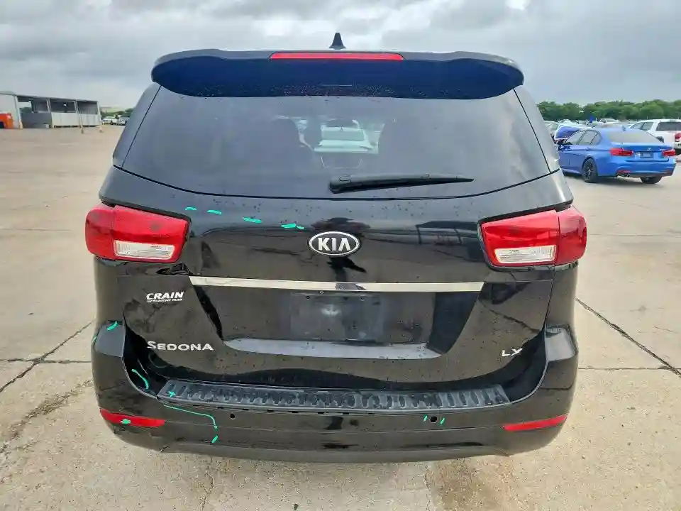 KNDMB5C1XH6337894 2017 KIA SEDONA-5