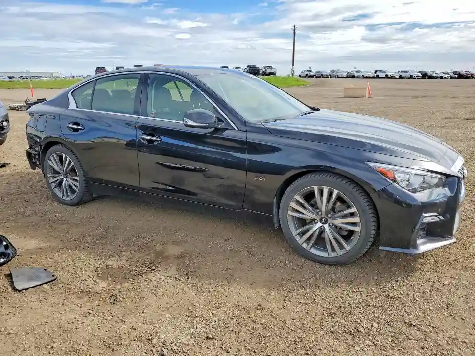 JN1EV7AR6JM611709 2018 INFINITI Q50-3