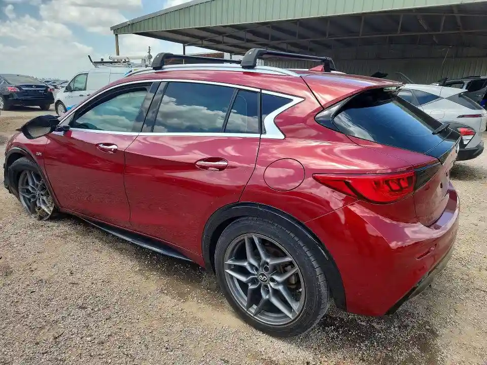 SJKCH5CP3JA047494 2018 INFINITI QX30 PREMI-1